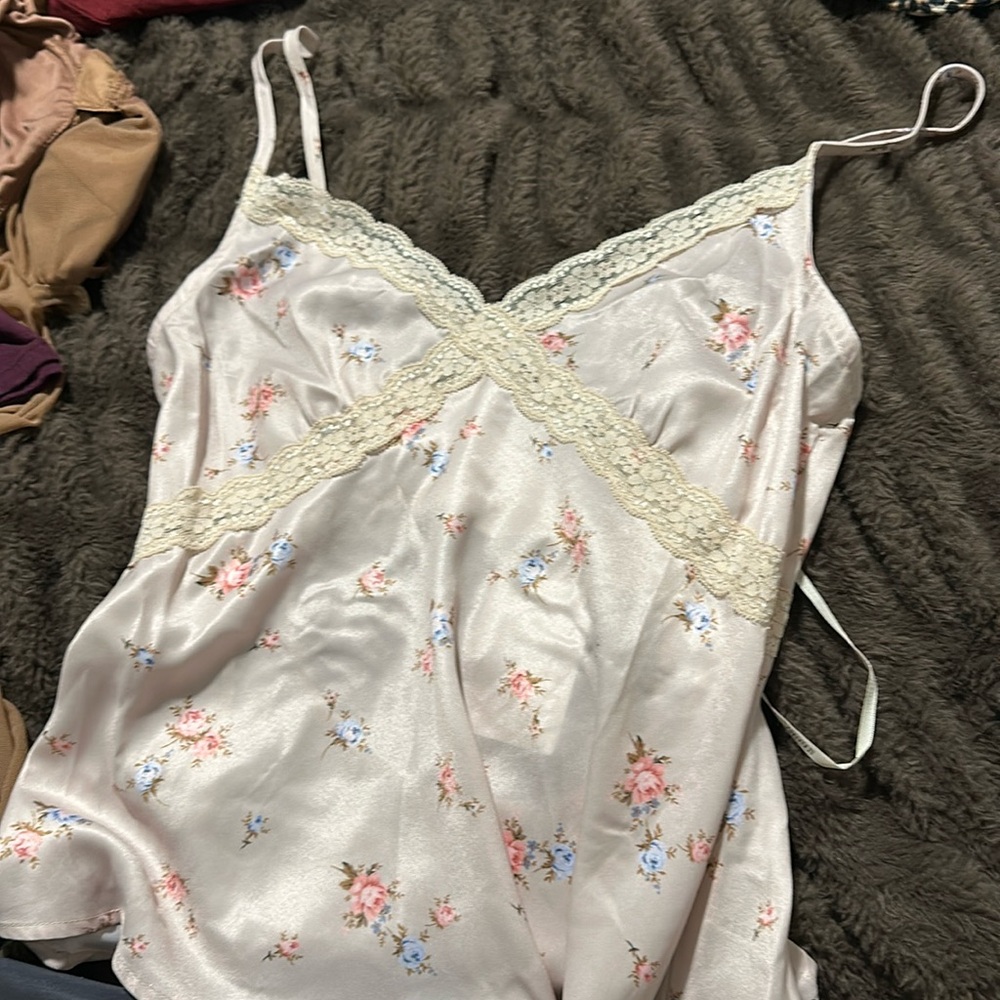New with tags floral tank top